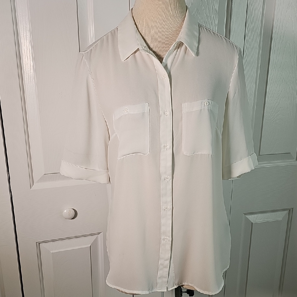 Premise White Button-Up Shirt. Short Sleeves. Size Large‎